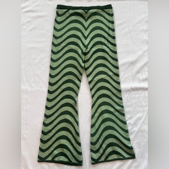 LA Hearts Green Wavy Knit Flare Pants | Size L - Picture 2 of 3